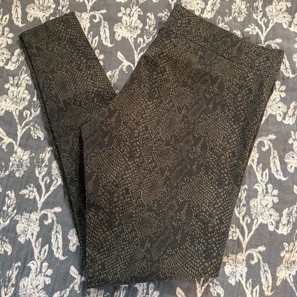 🆕 matty m snakeskin leggings - Picture 3 of 3